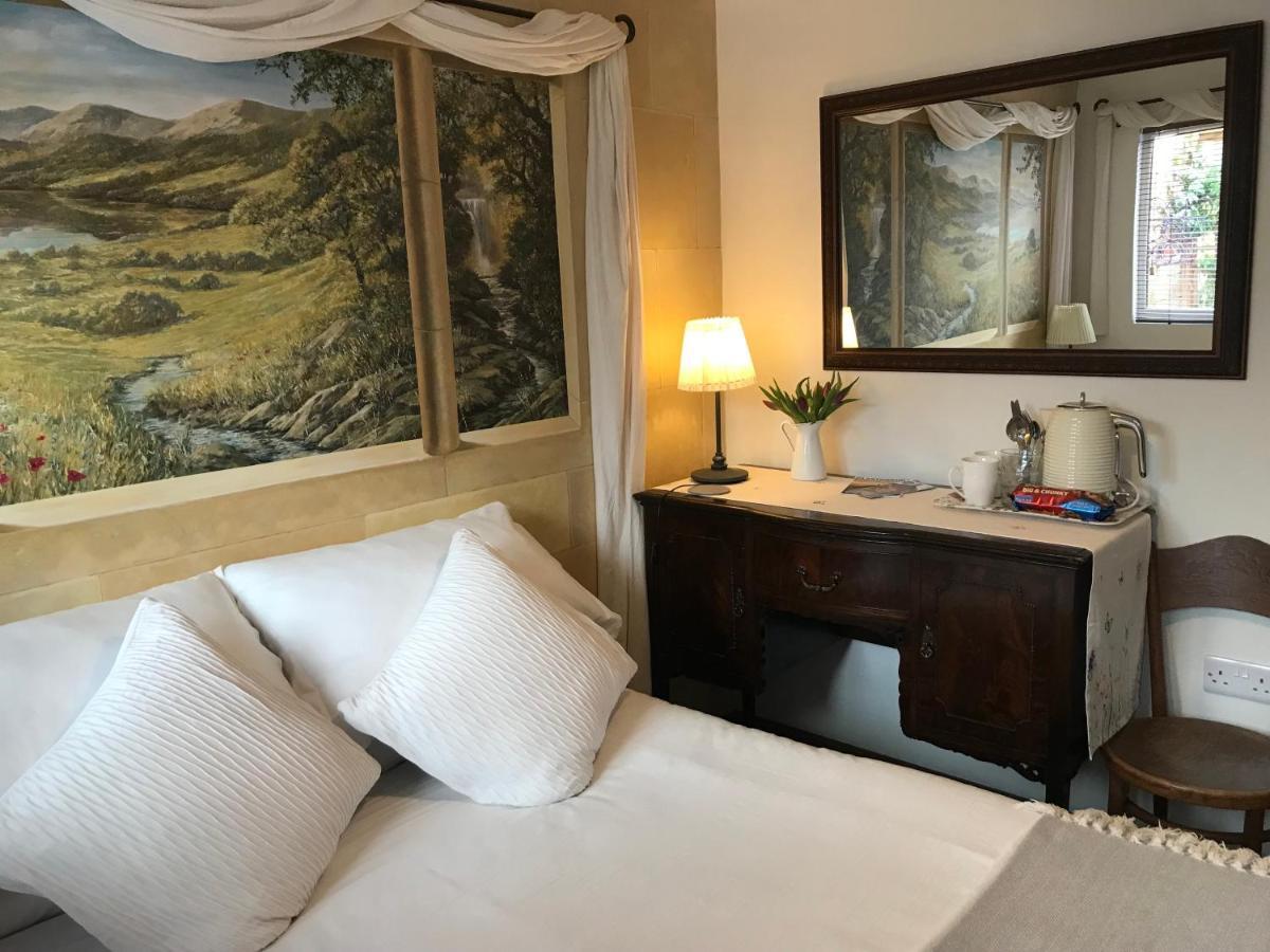 Cute Self-Contained Guest Room With Ensuite And Private Decked Porch In Glastonbury Bagian luar foto
